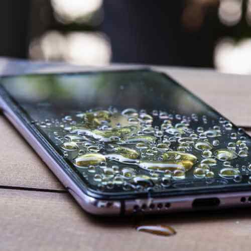Daño accidental por líquidos en móviles
